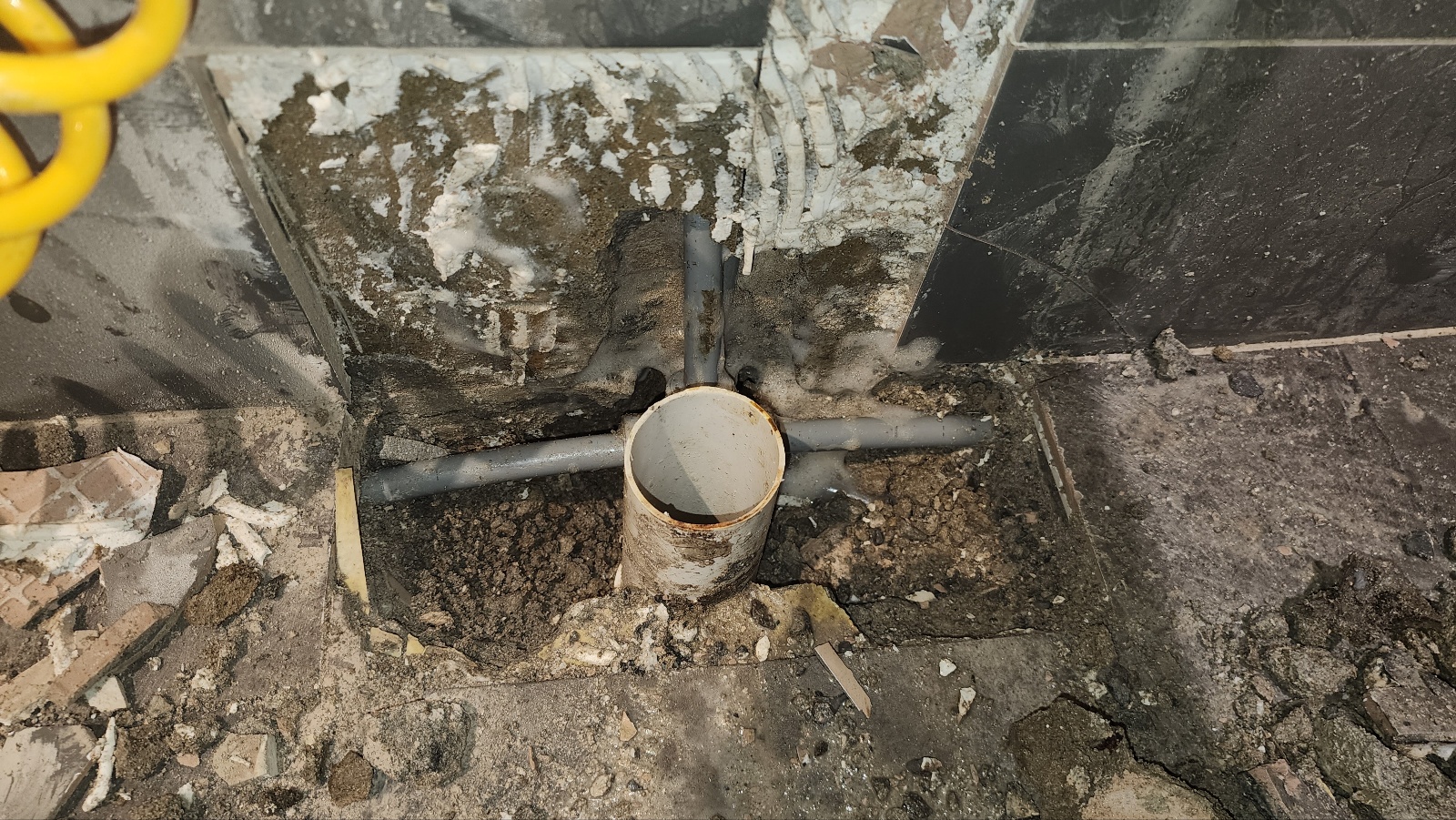 시흥 건물 배관 손상으로 인한 누수 교체 공사 진행