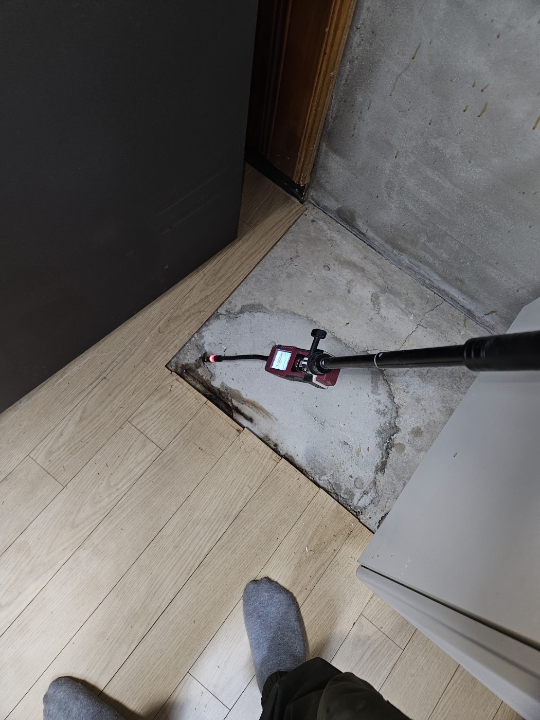 서초구 아파트 가정집 바닥 곰팡이 정밀 누수탐지와 보수 완료